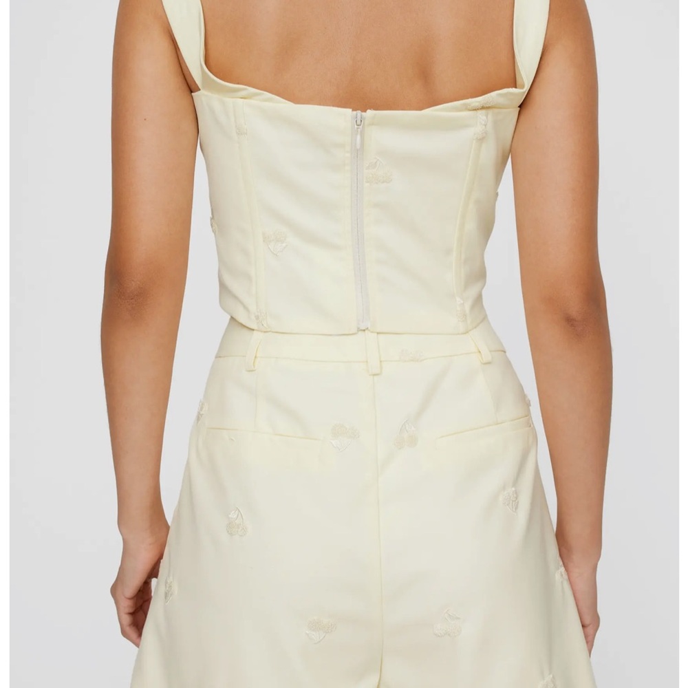 Nasty Gal cherry embroidered crop top - Picture 9 of 16